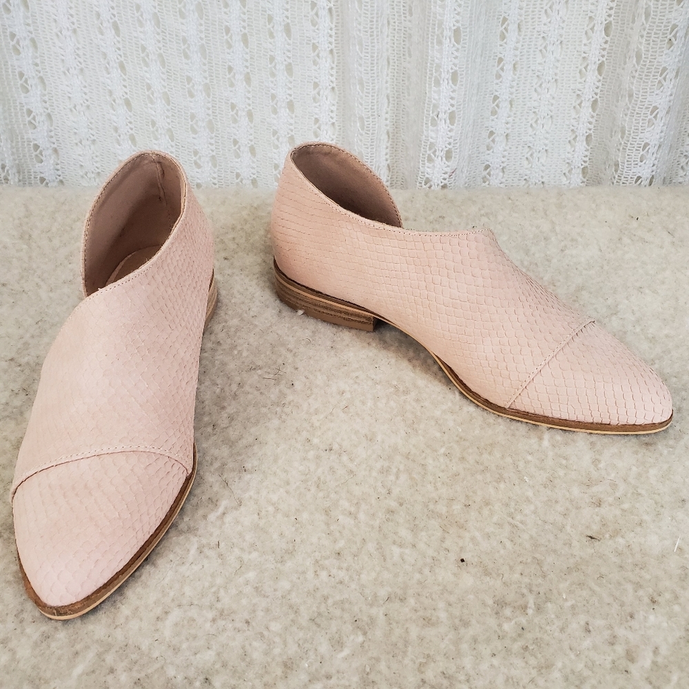 (NEW) Catherine Malandrino Pink Swan Snake Print D'Orsay Flats Size 7.5